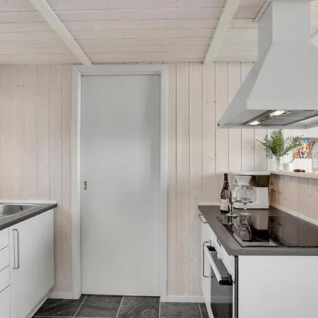 Holiday home Lovely In With Kitchen