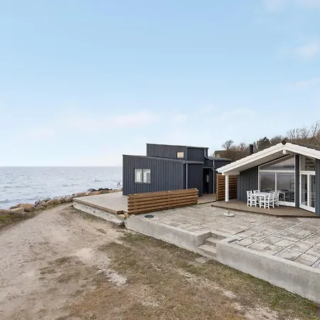 Lovely In With Kitchen Holiday home