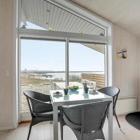 Lovely In With Kitchen Holiday home *