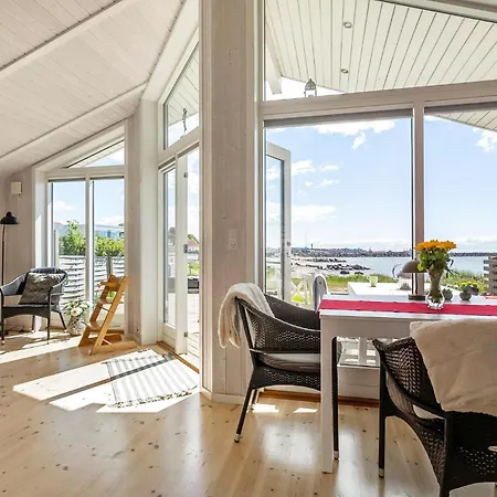 Lovely In With Kitchen Holiday home